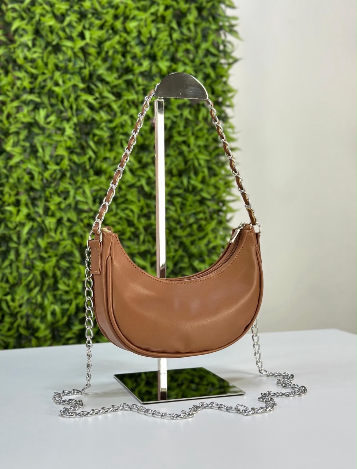 Bolsa Meia lua Corrente 